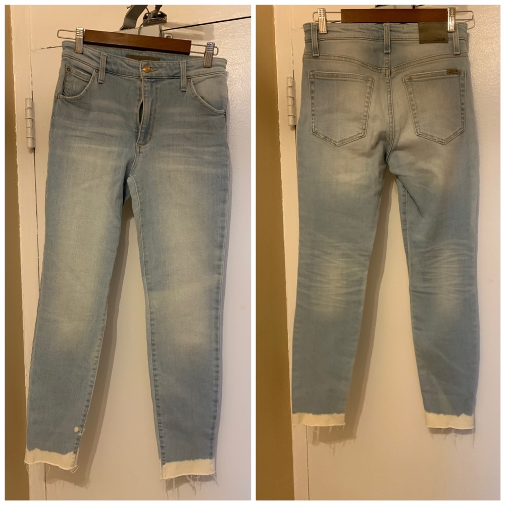 White wash “Joe’s Jeans” Capris
